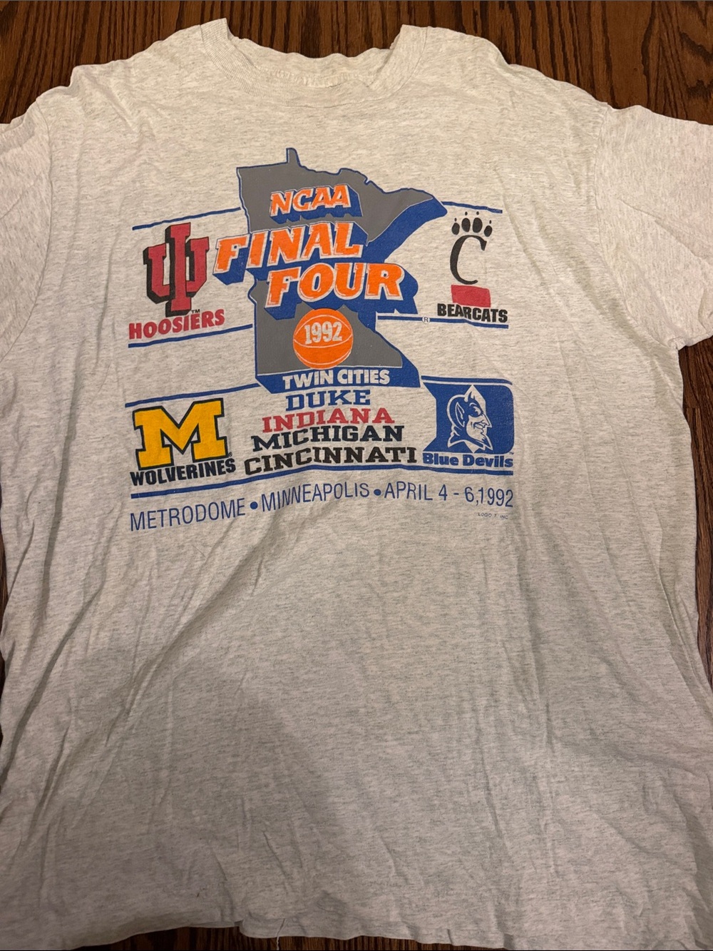 Men’s Vintage 90’s NCAA Final Four Basketball T-Shirt